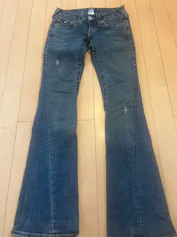 트루 릴리전 플레어 부츠컷 데님