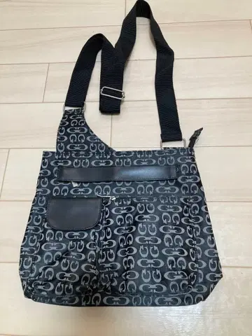 사선 숄더백 블랙