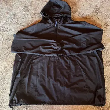 블랙 나일론 자켓 후드 부착