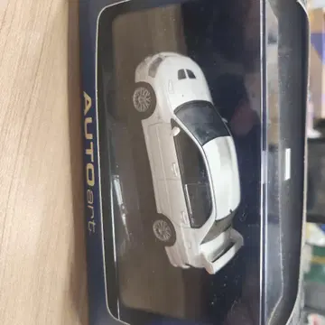 AUTOart 랜서 에볼루션 7 화이트
