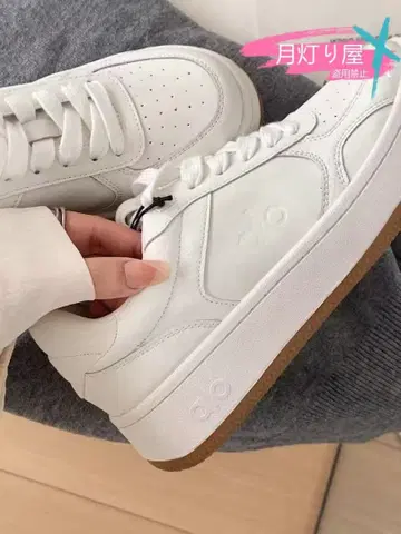 미사용 새상품 alo 화이트 로우컷 스니커즈 24cm