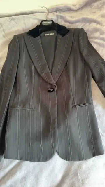Giorgio Armani 스트라이프 자켓 사이즈 40