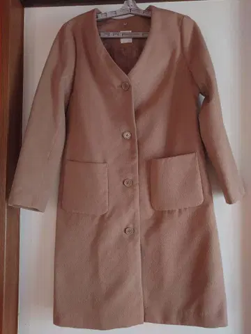 베이지 후드 부착 롱 코트