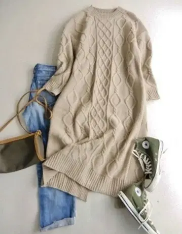 LOWRYS FARM 베이지 케이블 니트 롱 기장 스웨터