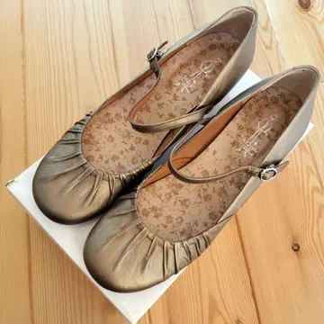 [ 새상품급 키다리 아저씨 ] 스트랩 포함 펌프스 하이힐