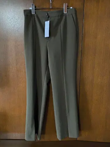 BEIGE 프론트 슬릿 슬랙스