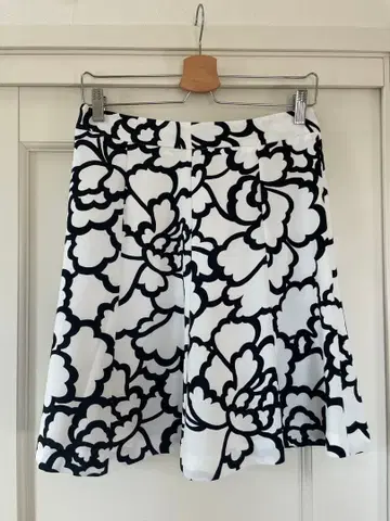 ANN TAYLOR 플레어 스커트 무릎 기장 2