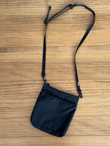 새상품급 Graphpaper 그라프 페이퍼 나일론 트윌 사코슈