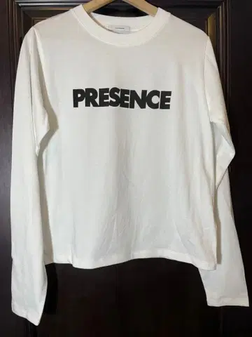 JOURNAL STANDARD PRESENCE 롱 슬리브 TEE 화이트