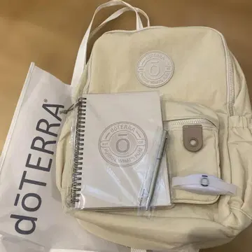 doTERRA 2025 컨벤션 크림색 백팩