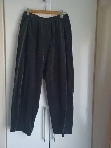 prit 프릿 코듀로이 팬츠