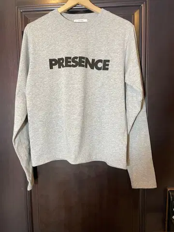 JOURNAL STANDARD PRESENCE 롱 슬리브 TEE