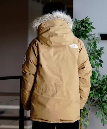 THE NORTH FACE 베이지 다운 자켓 ND92342