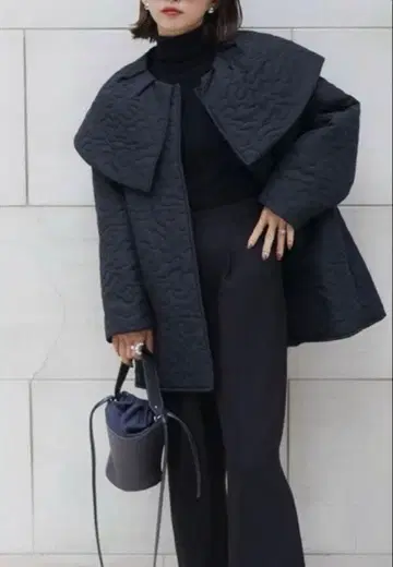 미사용 새상품 bebeod  빅 칼라 퀼팅 자켓 블랙