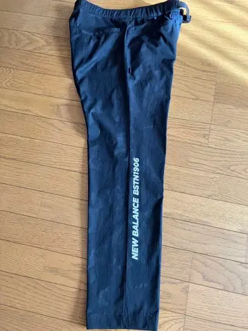 NEW BALANCE 블랙 팬츠