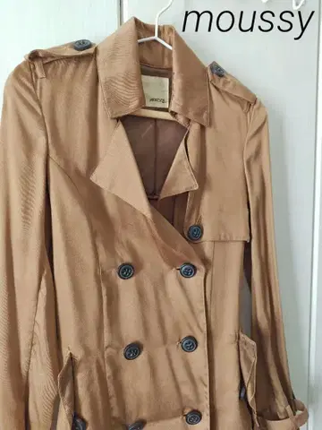 브라운 더블 브레스트 트렌치코트