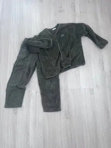 프릭스스토어 플리스 22aw 047set M 사이즈