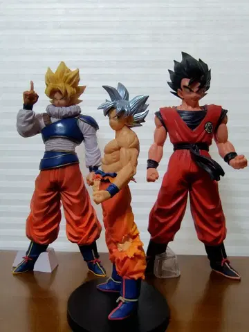 드래곤볼 손오공 피규어 3개
