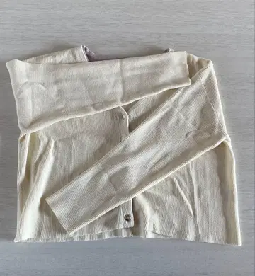 크림색 V넥 리브 가디건 어스 뮤직 앤 이콜로지