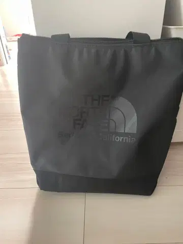 THE NORTH FACE 블랙 토트백 NM81959
