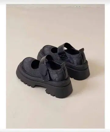 통굽 스트랩 펌프스 멜리 제인 신발