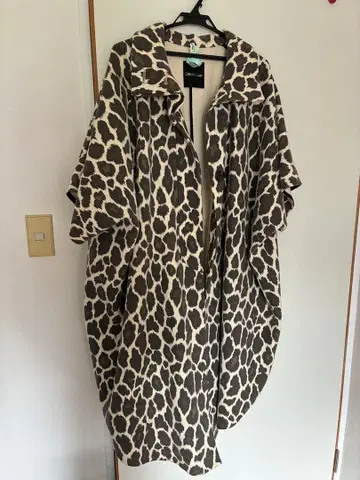 드레스캠프 DRESSCAMP 코트 레오파드 무늬