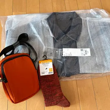 유니클로 U 오버 사이즈 컬러 데님 자켓 / GU 양말 / GU 백