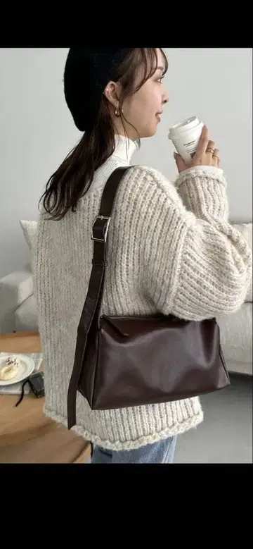 디스코트 브라운 가죽 숄더백