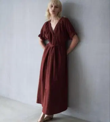 AKTE V넥 볼륨 원피스