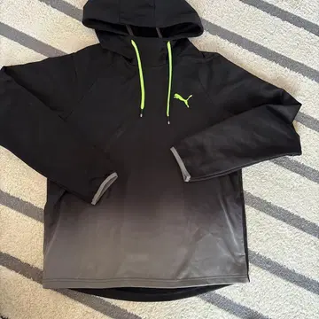 PUMA 후드 부착 후드티 그라데이션 S 사이즈