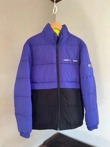 TOMMY JEANS 다운 자켓 보라색 블랙