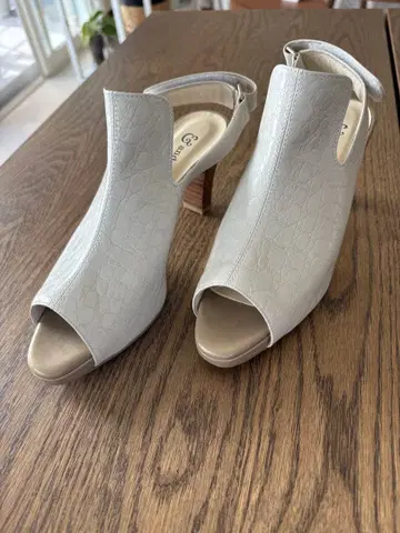 andsteady 화이트 오픈토 샌들