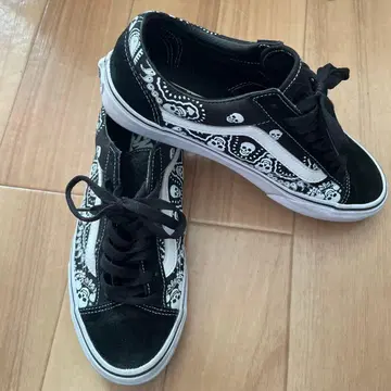 Vans 스컬 패턴 블랙 스니커즈