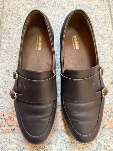 페달라 가죽 로퍼 더블 버클