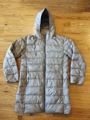 유니클로 울트라 라이트 다운 코트 S 사이즈