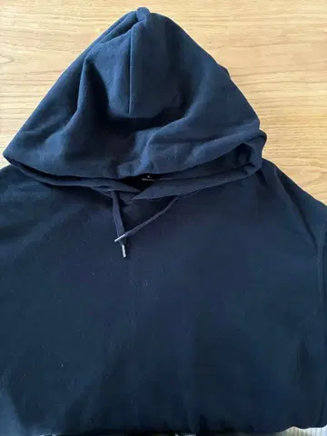 UNIQLO 블랙 후드 부착 후드티