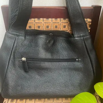 블랙 가죽 숄더백