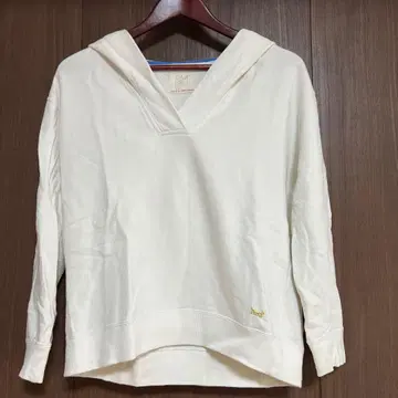 Part2 크림색 V넥 후드티