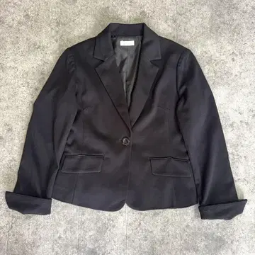 블랙 테일러드 자켓 버튼 포함, 촉감 좋은 스트레치 소재