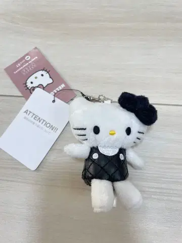 택 포함 새상품 헬로키티 x 로리즈팜 봉제 인형 키링