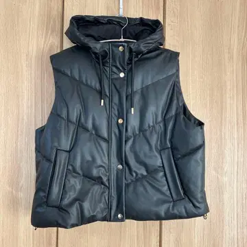 ZARA 인조 가죽 다운 베스트