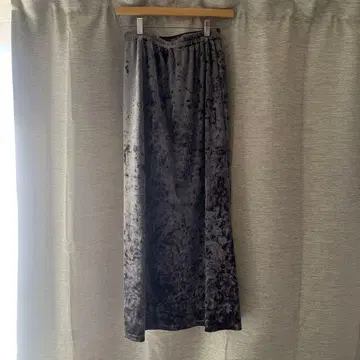 다크 그레이 벨벳 롱 스커트