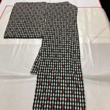 니시진 오메시 단의 블랙 화이트 레드 격자 무늬  기모노 순수 실크
