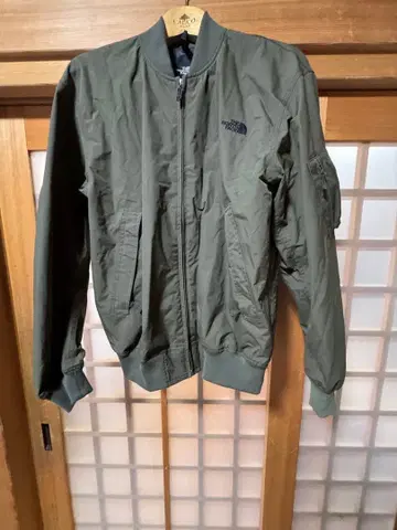 THE NORTH FACE MA-1 자켓 M 사이즈 올리브