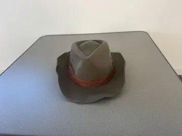 LITTLE PRESENTS 그레이 햇 M