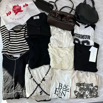 여성용 셋업 블랙 화이트 묶음 판매 GRL jouetie