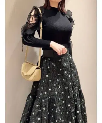 SNIDEL 프릴 슬리브 니트 풀오버