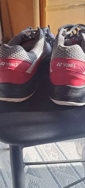 YONEX 테니스화 여성용 그레이/레드