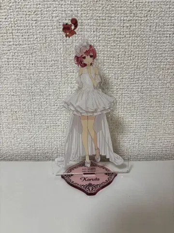 로로미야 카루타 아크릴 스탠드 화이트 드레스