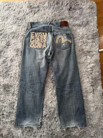 EVISU 라이트 블루 스트레이트 청바지